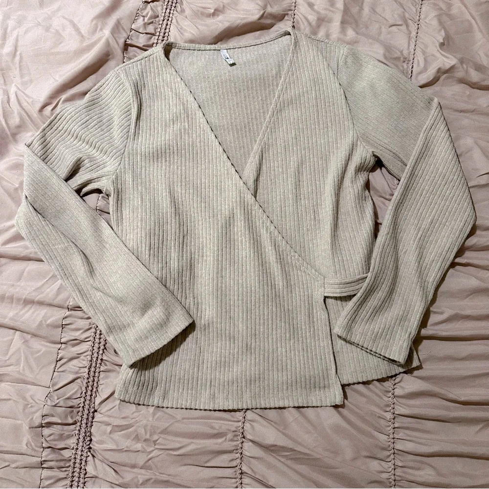 Women’s Crossover Tie Front Long Sleeve Ribbed Knit Top - Picture 2 of 8